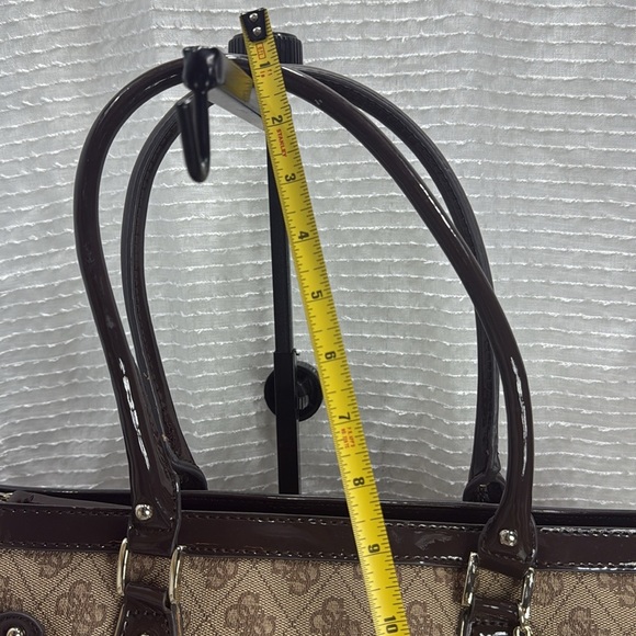 (Q0) GUESS Scandal Satchel Medium Tote, logo print - Picture 5 of 16